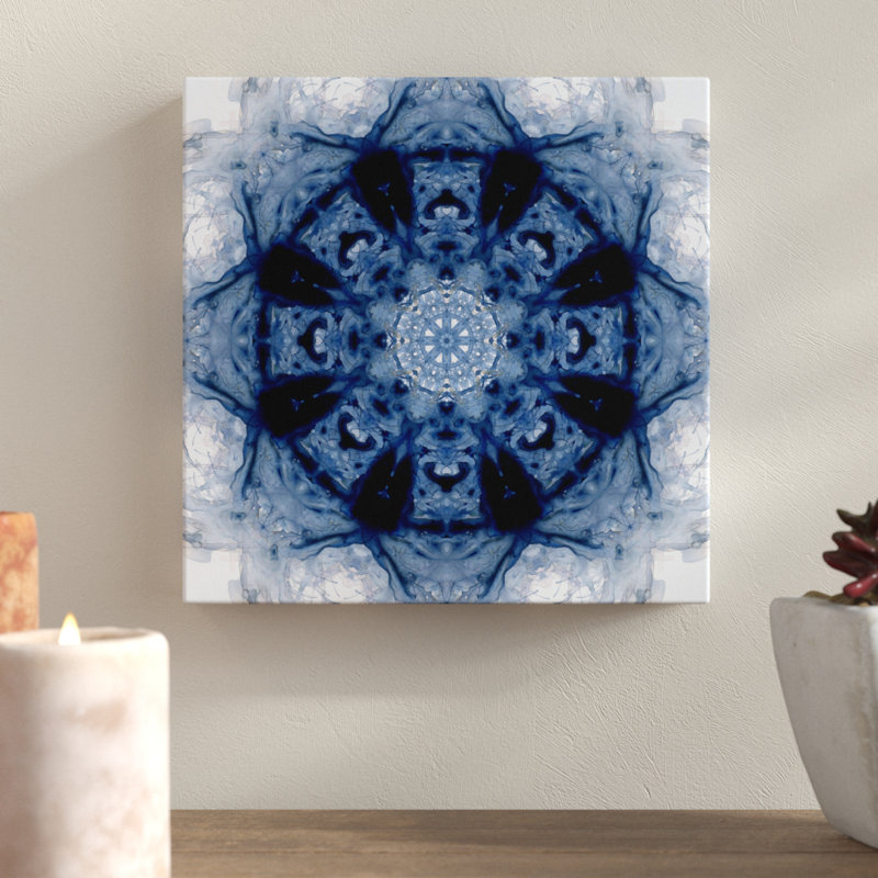 «Indigo Kaleidoscope II», impression sur toile tendue, H 10 po x l 10 po x P 1,5 po