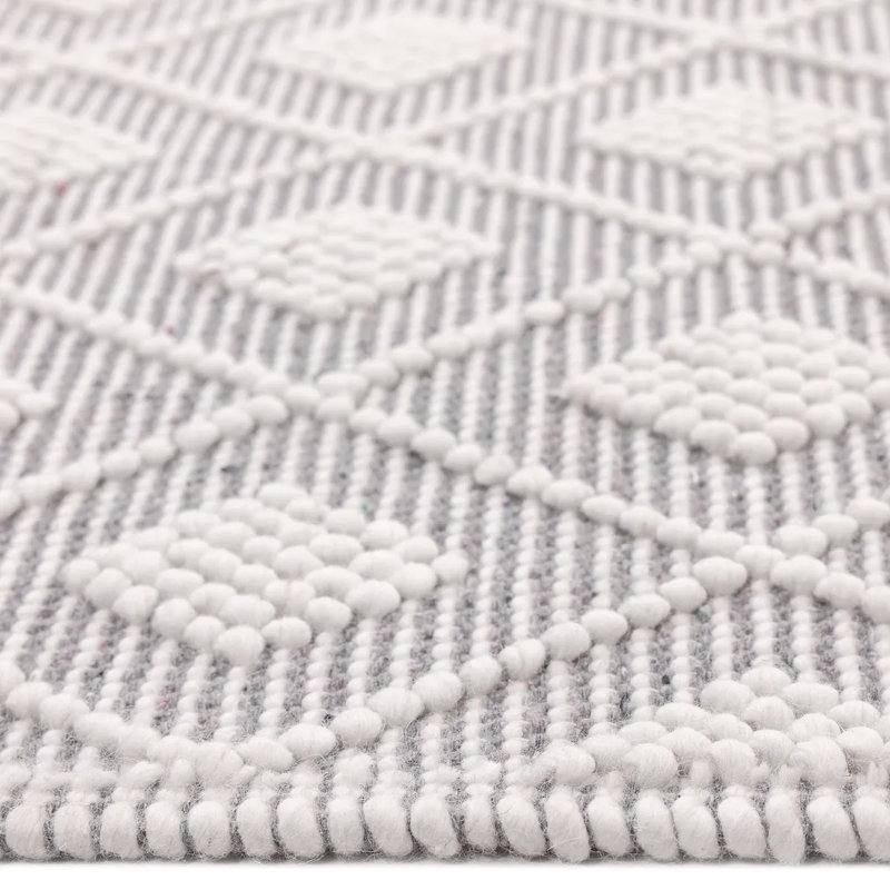 Geometric Area Rug in Gray/White, Rectangle 8' x 10'