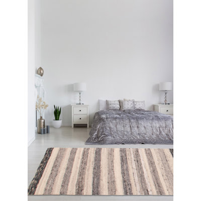 Tapis rectangulaire en laine 4 pi x 5 pi 9 po Burhardt