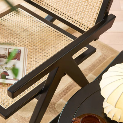 Chaise berçante en rotin et bois massif
