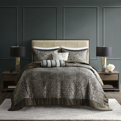 Couvre-lit très grand avec tissage et bourre, 5 coussins décoratifs en coton bleu / brun