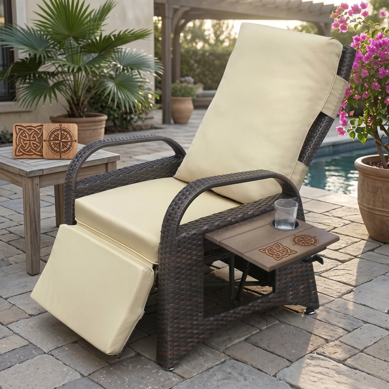Chaise longue inclinable extérieure réglable en osier avec table intégrée Aark l 26 po x P 27 po x H 39 po