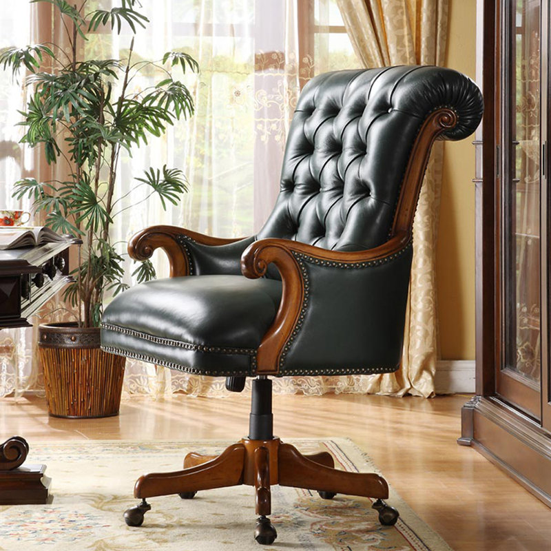 Ensemble de bureau et de chaise de style classique