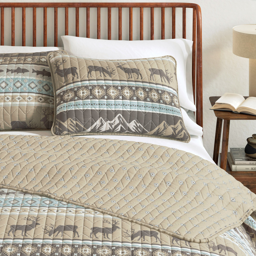Wildlife Mountainscape Lodge Quilt Set with Shams FreshFolds 
