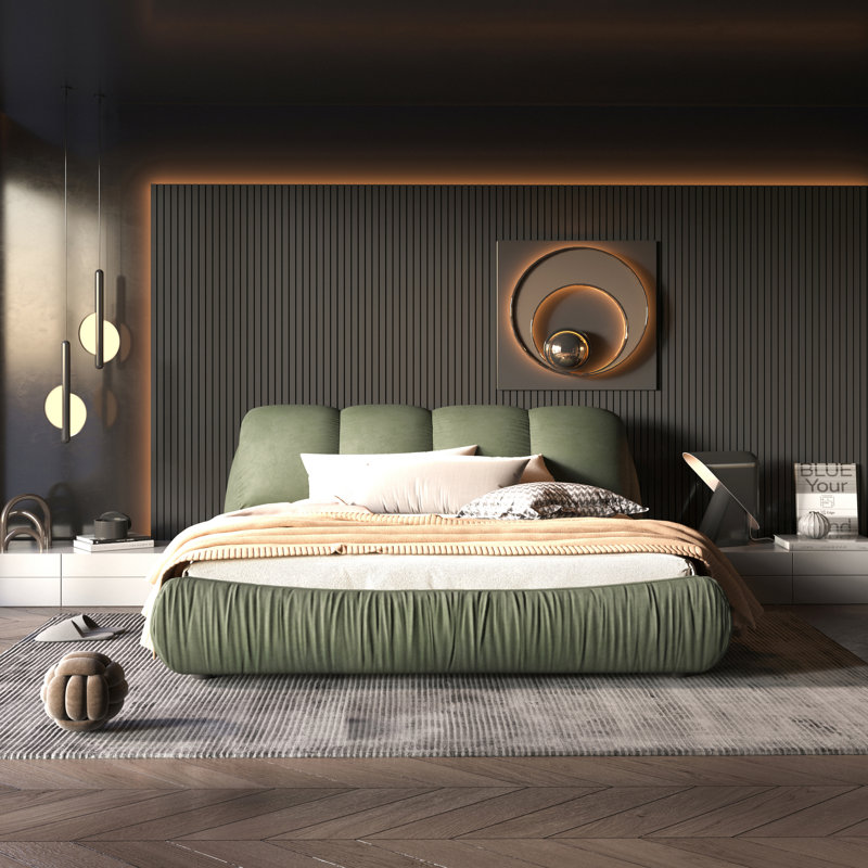 Très grand lit avec un cadre rembourré doux en bois massif, sans sommier pour une nuit confortable et relaxante. Lit plateforme tapissier de taille élégante, convenant à plusieurs hauteurs de matelas.