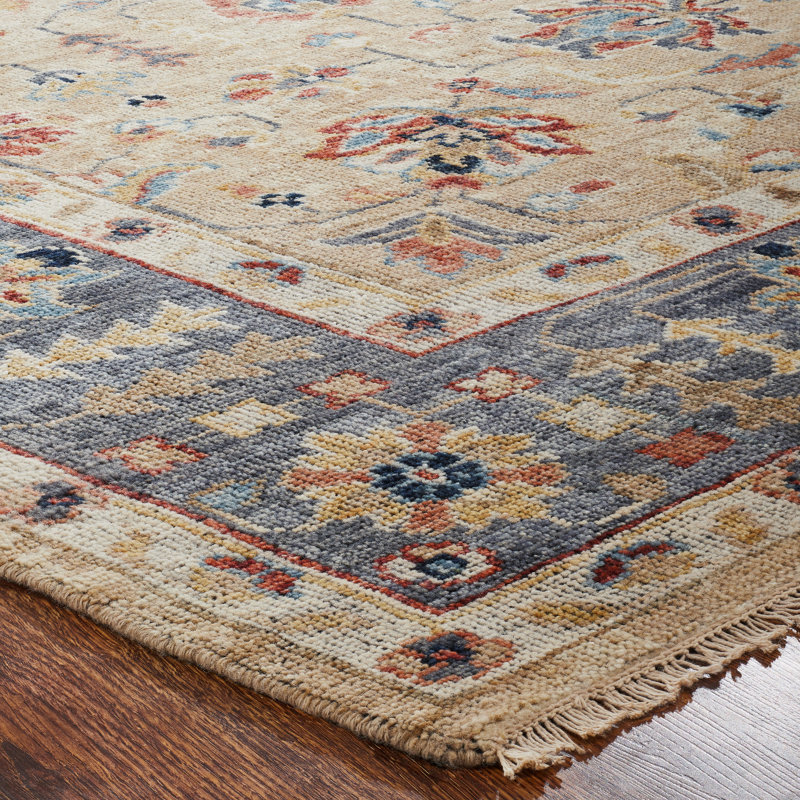 Hand Knotted Wool Area Rug in Beige, Rectangle 6' x 9'