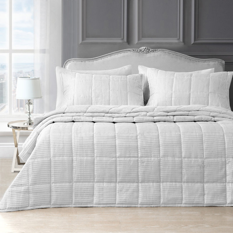 Nasya Classic Waffle Weave Quilted Bedspread Set, 264 x 254 cm, White