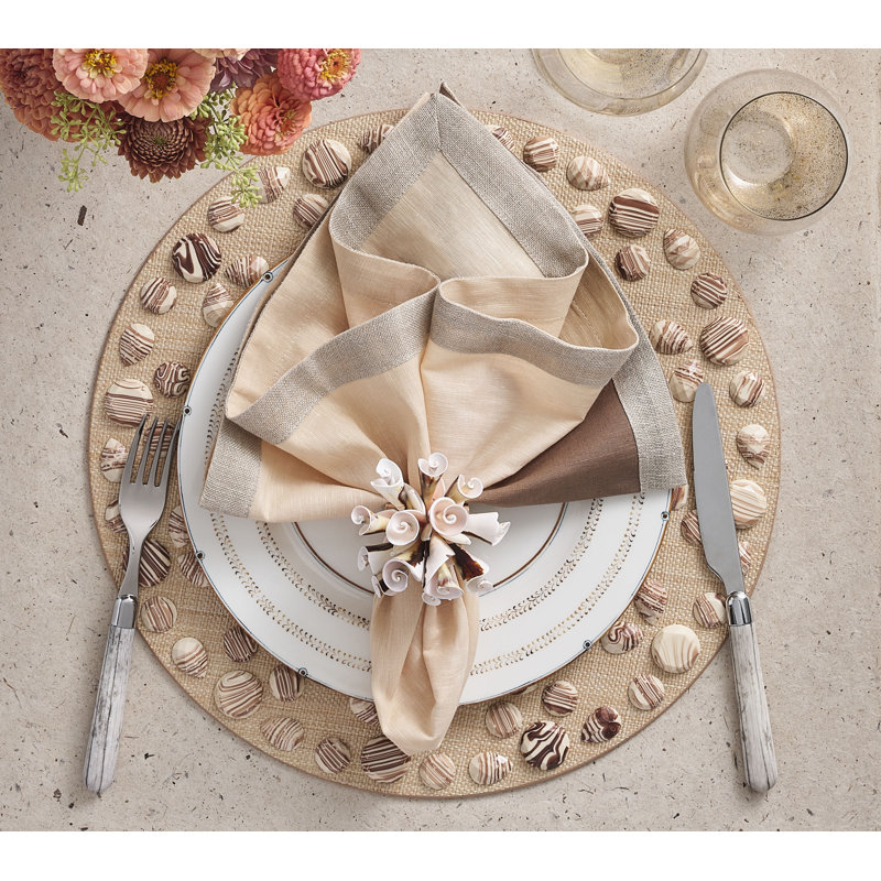 Seashell Burst Napkin Ring in Ivory/Natural