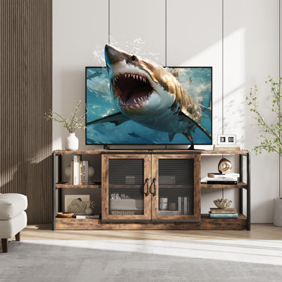 Meuble télé 63 po pour téléviseur de 75 po, console multimédia grise avec portes en filet et tablettes ouvertes, centre de divertissement robuste pour le salon, brun