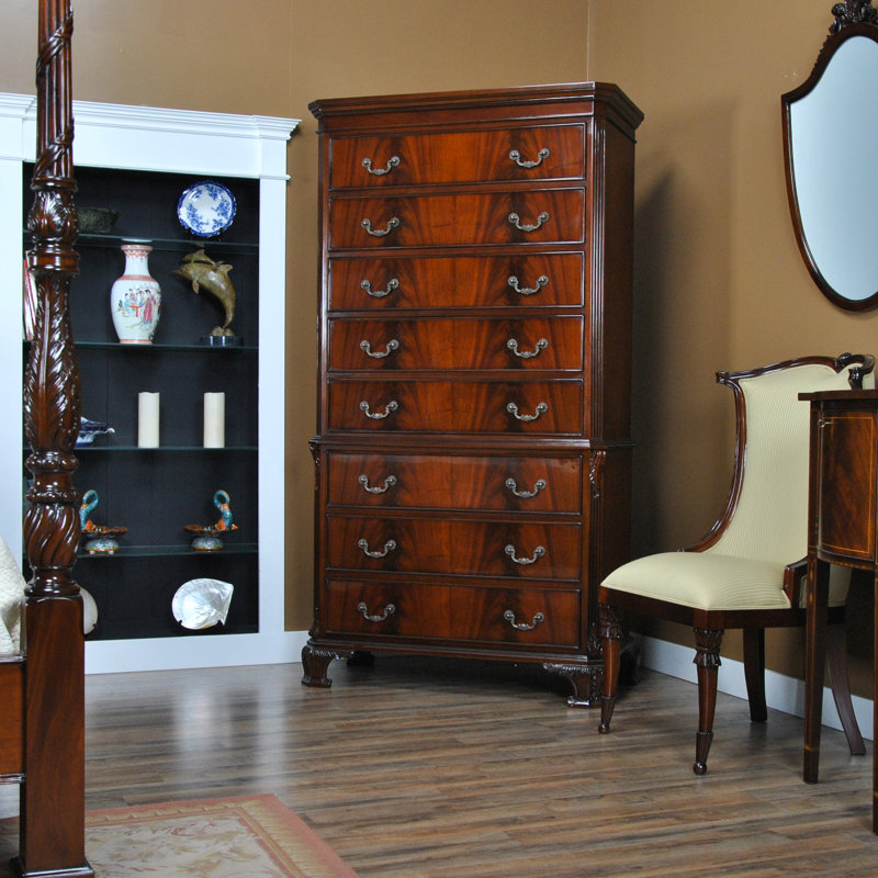 Commode haute en forme de Chippendale acajou