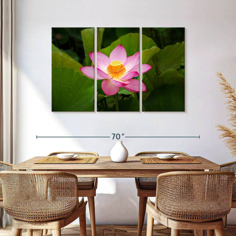 Fleur de lotus fraîche, H 36 po x l 57 po