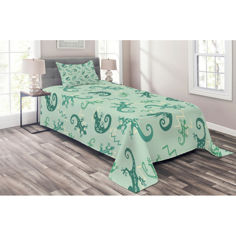 Reptile Farmhouse / Country Polyester Coverlet, Twin Bedspread + 1 Sham