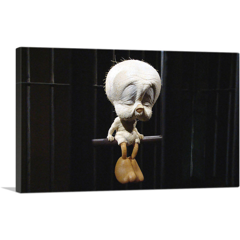 «Old Tweety Bird» par Banksy, impression sur toile tendue, H 18 po x l 26 po x P 0,75 po