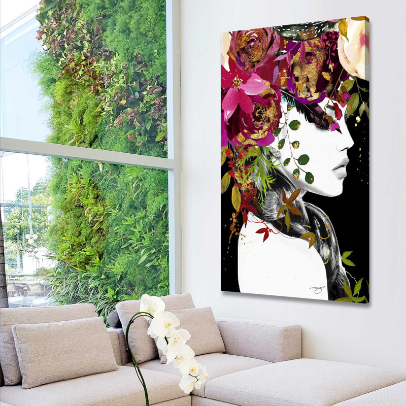 «Flower Model (Vertical)» par Jodi - impression, Toile tendue, H 60 po x l 36 po x P 1,5 po