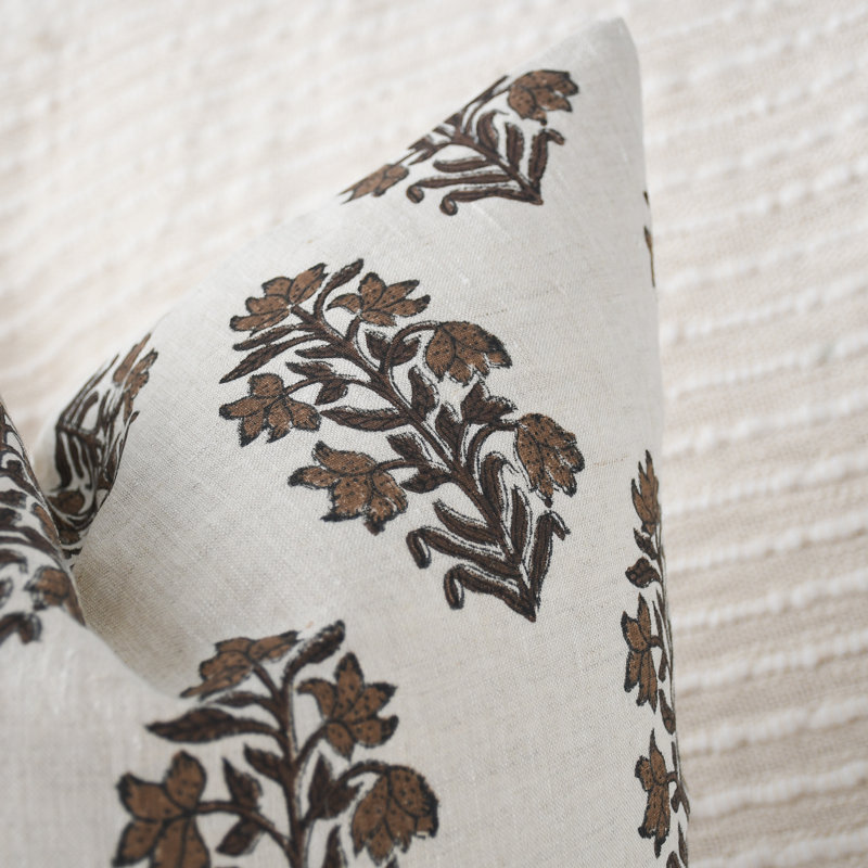 Imprimé floral brun