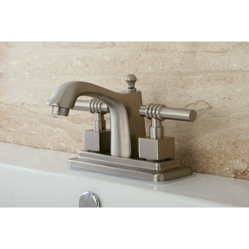 Robinet de salle de bain central à 4 poignées à 3 trous avec 4 tiroirs Kingston, Nickel brossé