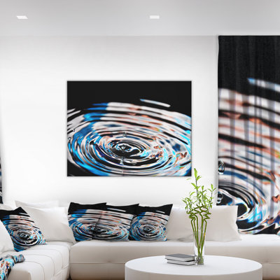 «Beautiful Splash of Purple Water», impression sur toile tendue