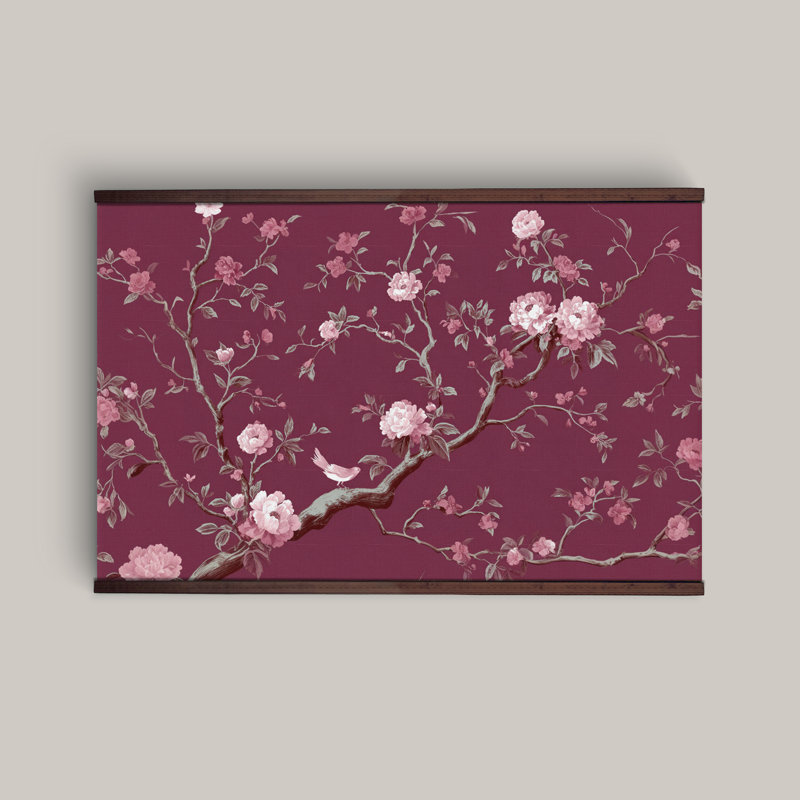 Tapisserie murale bourgogne sur toile fleurie avec cintre en bois, H 40 po x l 60 po