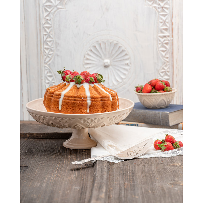 Vintage Inspired Ceramic Ceramic Cake Stand, Beige