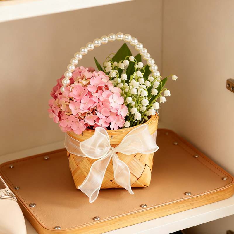 1 panier en osier tissé à la main avec poignée perlée et nœud en tulle délicat pour les mariages, les décorations de fête, les paniers de demoiselles ou le rangement chic
