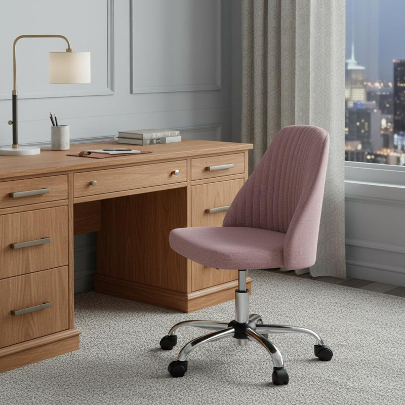 Chaise de bureau pivotante rose et argentée à hauteur réglable