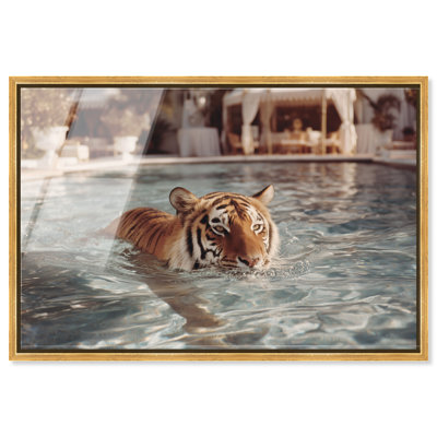 «Resort Tiger I», impression murale encadrée à impression acrylique encadrée par Notoriart, cadre doré, 54 x 36