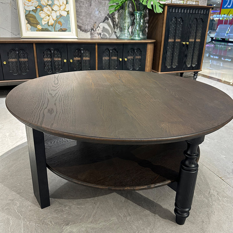 Table basse de style français.