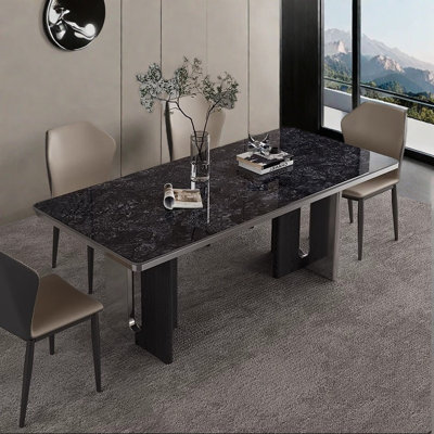 Petite table et chaise de salle à manger minimaliste