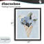 Cadre flottant bleu avec bouquet de cadeaux, design par Lanie Loreth-528772529-528772493