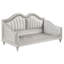 Lit de jour simple Sliver Oak et Ivory avec design polyvalent et revêtement moelleux pour intérieurs modernes et classiques