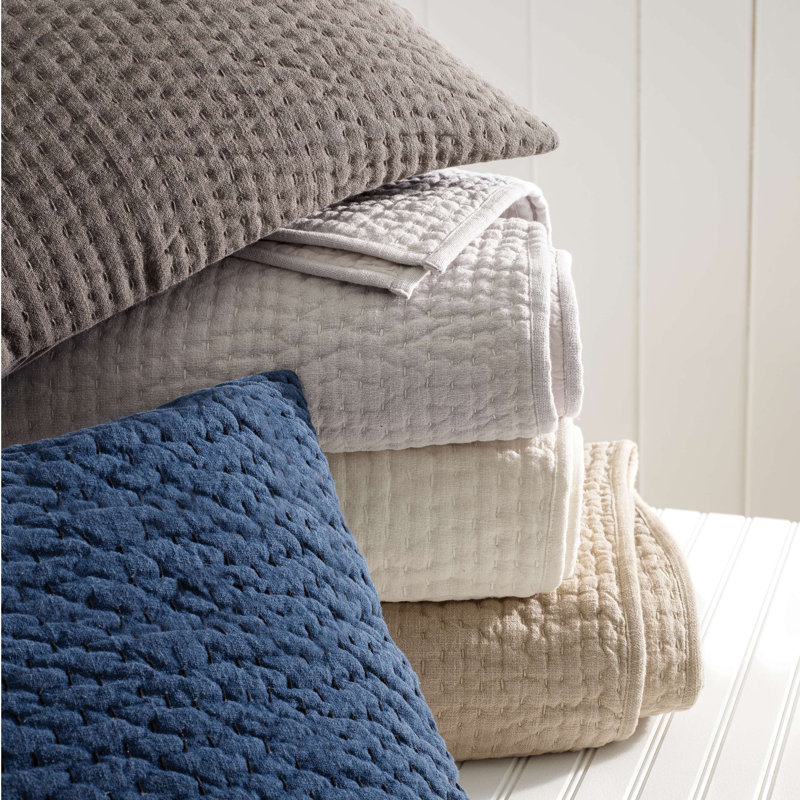 Seychelles Dove White Quilt, Twin/Twin XL Quilt, Dove White