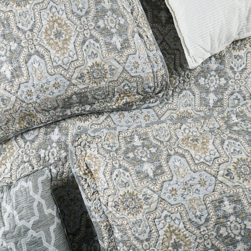 5 Piece Lanza Printed Microfiber Quilt Set, California King Coverlet + 2 Shams + 2 Pillows