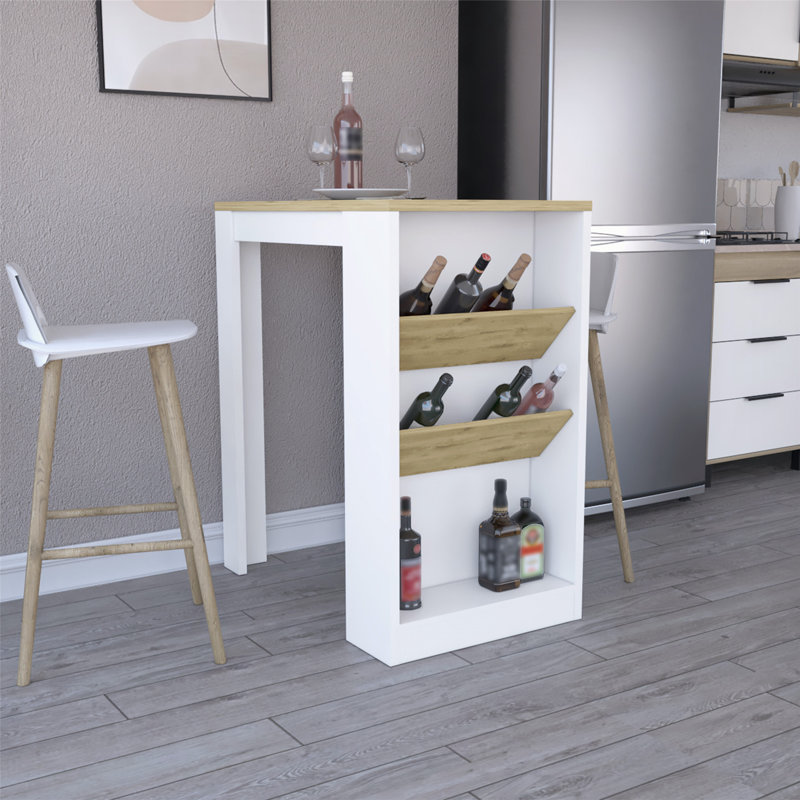 Îlot de cuisine polyvalent avec beaucoup de rangement et comptoir pratique