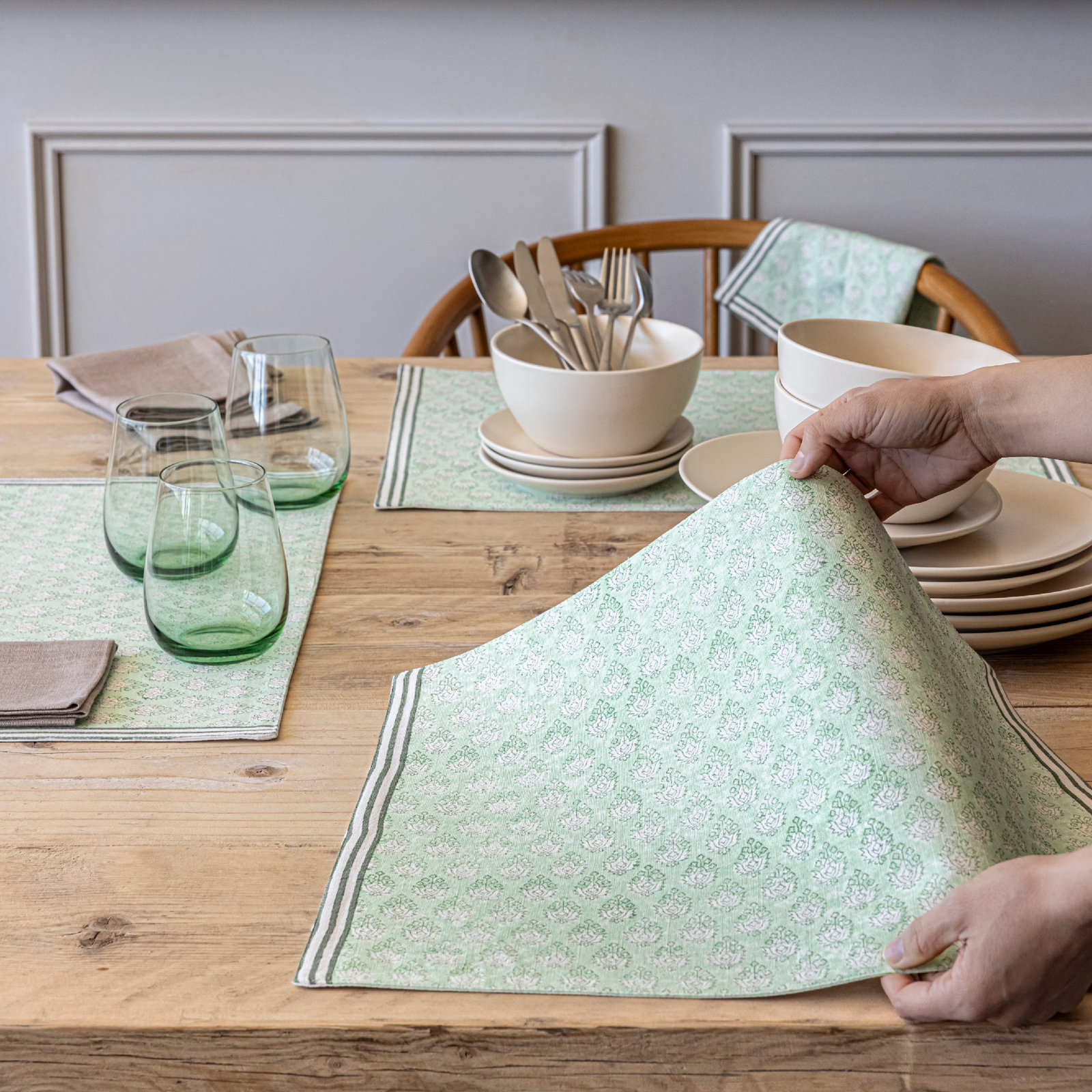 Hand-Blocked Cotton Placemat, Green Leaf