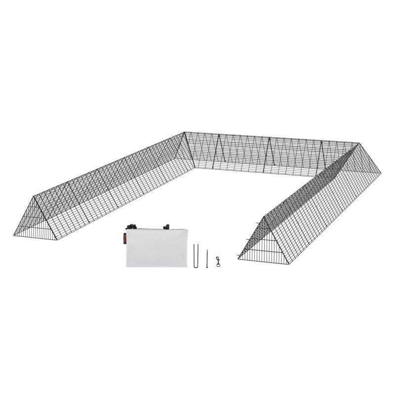 Chicken Run, 61cm H x 599.4cm W x 398.8cm D