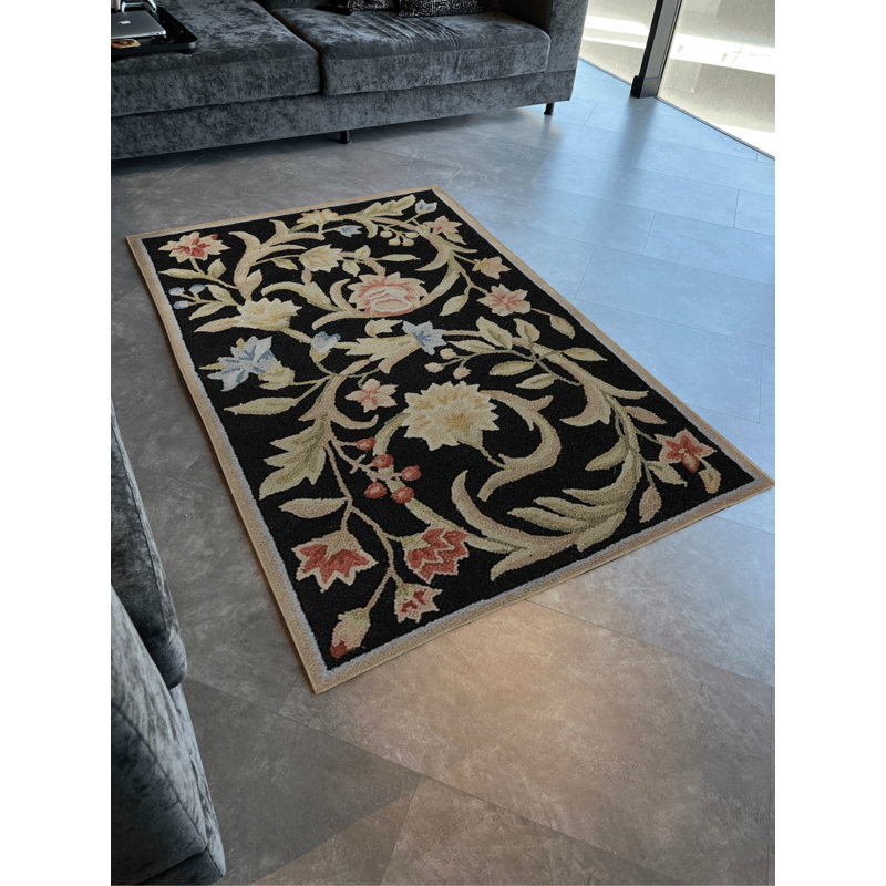 Tapis décoratif moderne et multicolore noir à motif floral rose, Tapis de couloir 4 pi x 8 pi 3 po