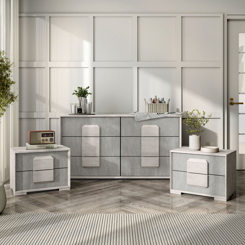 Ensemble June, Ensemble de trois pièces : commode, deux tables d