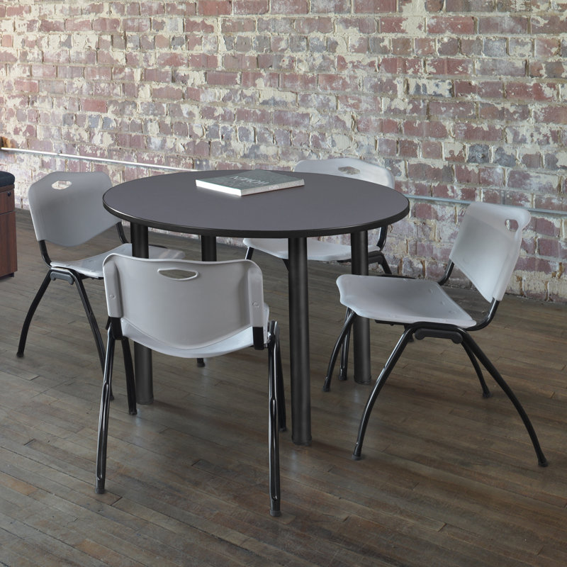 Plateau de table Kee, 4 chaises empilables, Noir, Gris, 29" H x 42" W x 42" D