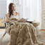 Jeté en fausse fourrure brun clair 50 x 60 po Vivienne-1351500291