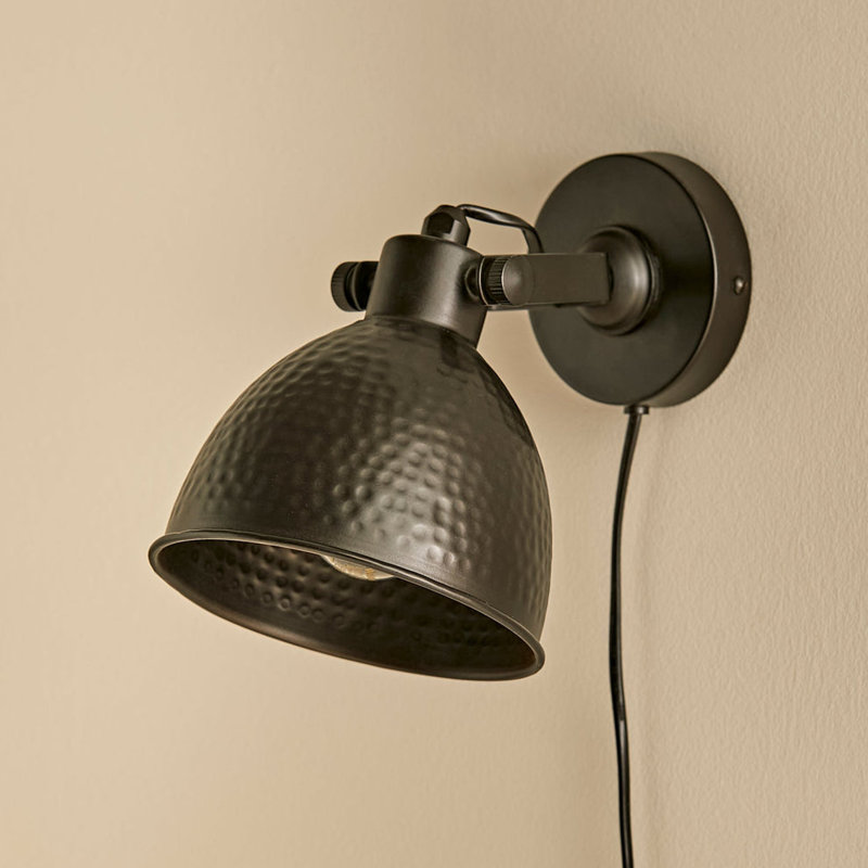 Adoram Plug-in Wallchiere, Black