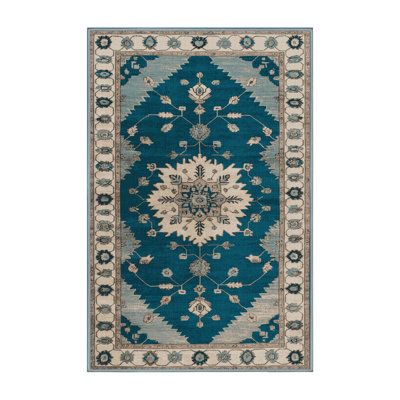 Tapis bleu lavé à la machine