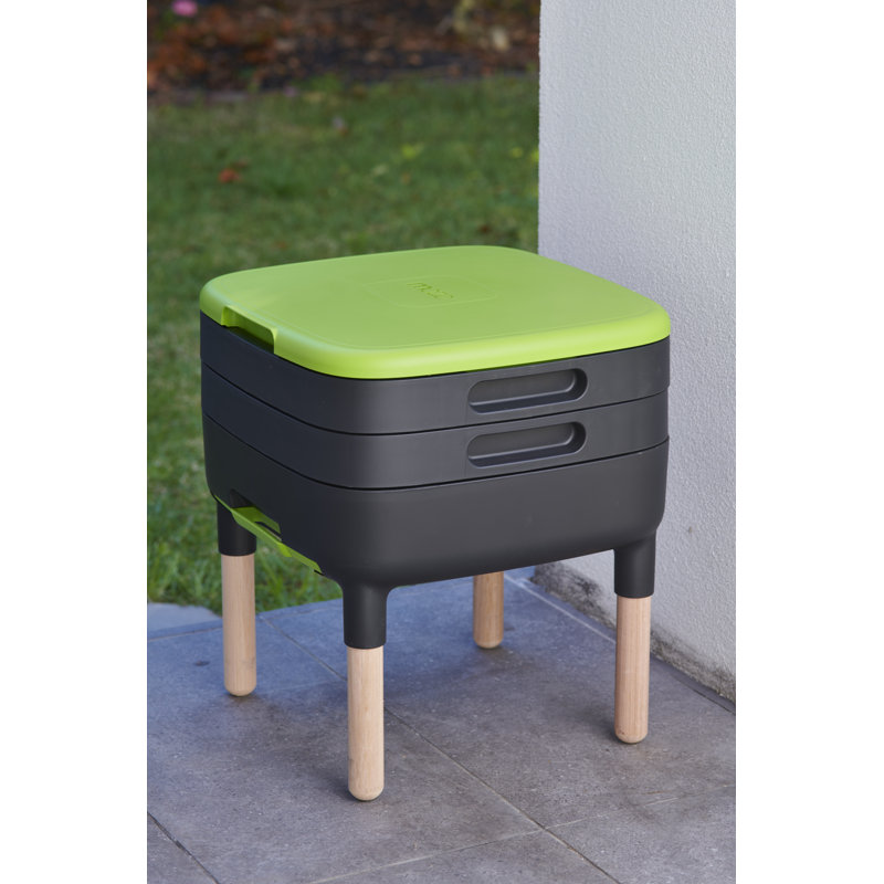 4 Gallons Plastic Odor Resistant Worm Bin
