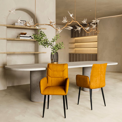 2 chaises de salle à manger en velours jaune moutarde, pieds fuselés en métal et rembourrage en mousse haute, pour les coins-repas de cuisine à aire ouverte
