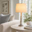 Lampe de table moderne en marbre pour l'éclairage du salon - Petite lampe d'appoint avec pied en colonne pour la chambre à coucher - 68,5 cm, ivoire et beige