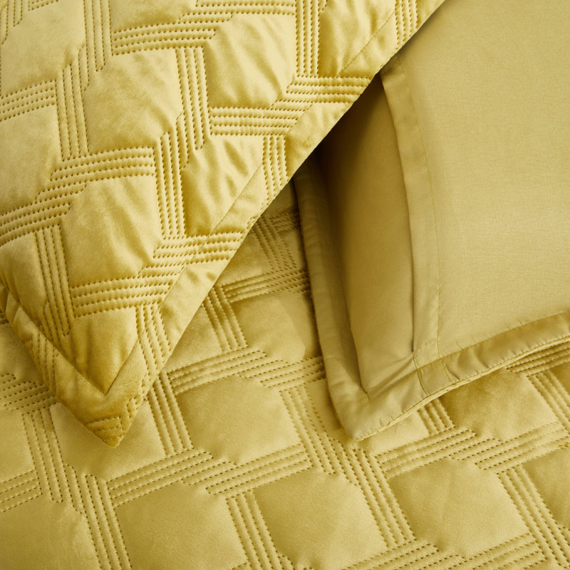Reversible Diamond Embossed Bedspread Set – Geometric Quilt With Shams, Ochre Geometric
