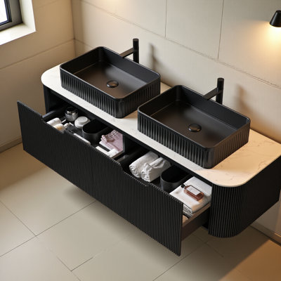 Meuble-lavabo de 60 po avec lavabo, lavabos rayés à bords arrondis avec 2 tiroirs, 2 lavabos rectangulaires noirs en céramique et comptoir en pierre frittée blanc de Carrare, pré-assemblé, couleur noire