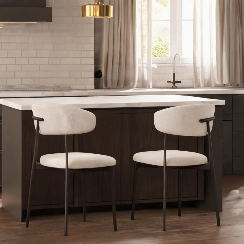 Ensemble de 2 chaises d'appoint Modern Farmhouse avec revêtement en tissu beige doux, structure en métal, format compact 21 x 22 x 33 pour la salle à manger