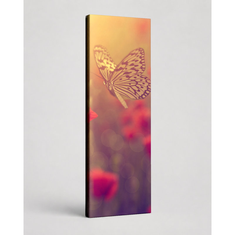 «Butterfly Over Poppy Field», art mural sur toile, 20" W x 60" H