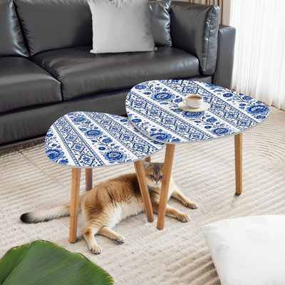 Ensemble de 2 tables gigognes triangulaires à motif de fleurs scandinaves sans soudure, art populaire nordique, bleu marine, table de bout moderne et minimaliste