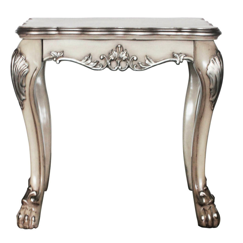 Table de bout traditionnelle carrée en blanc rétro avec détails ornés et plateforme en os massif